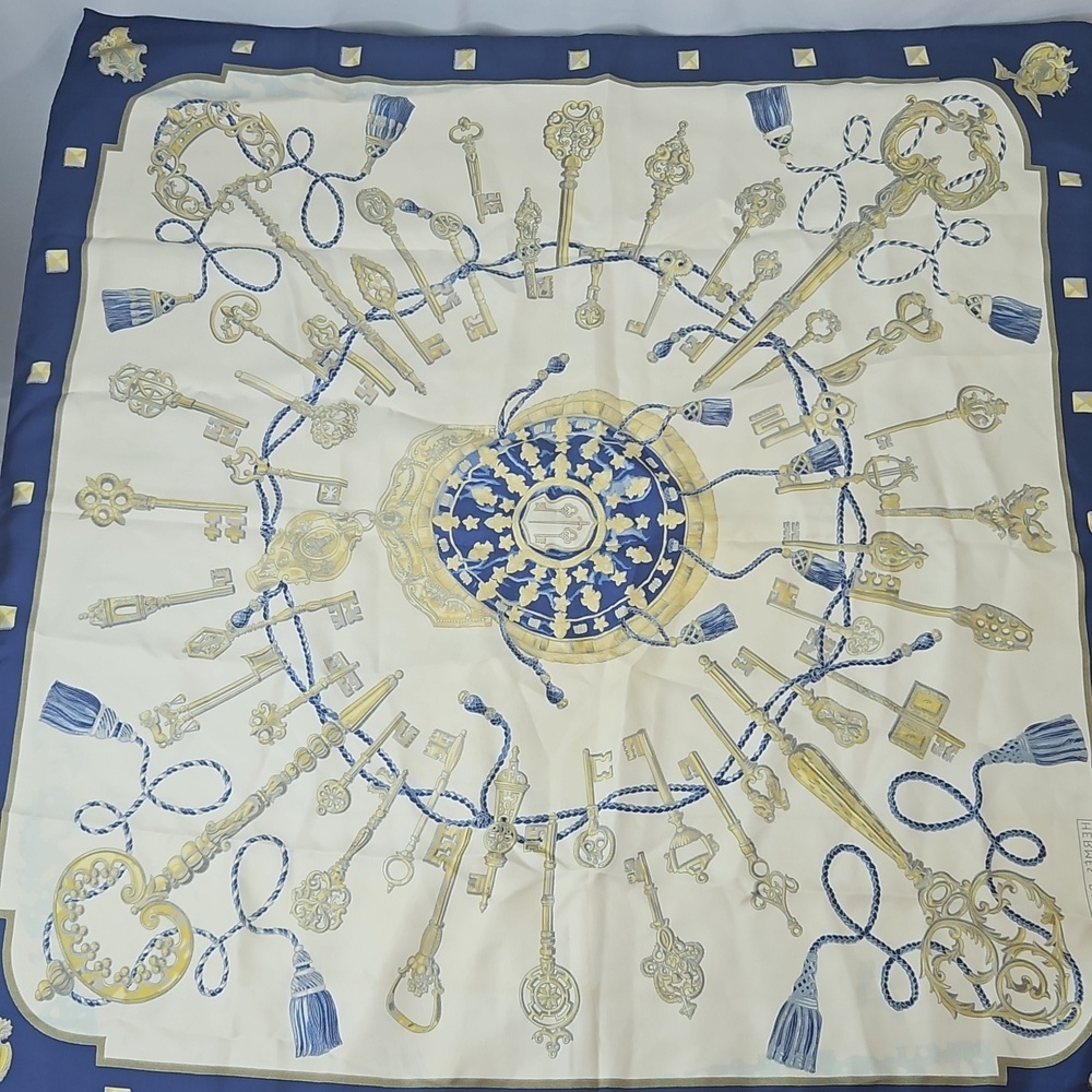Vintage Hermès "Les Cles" (The Keys) Silk Scarf - Picture 9 of 9